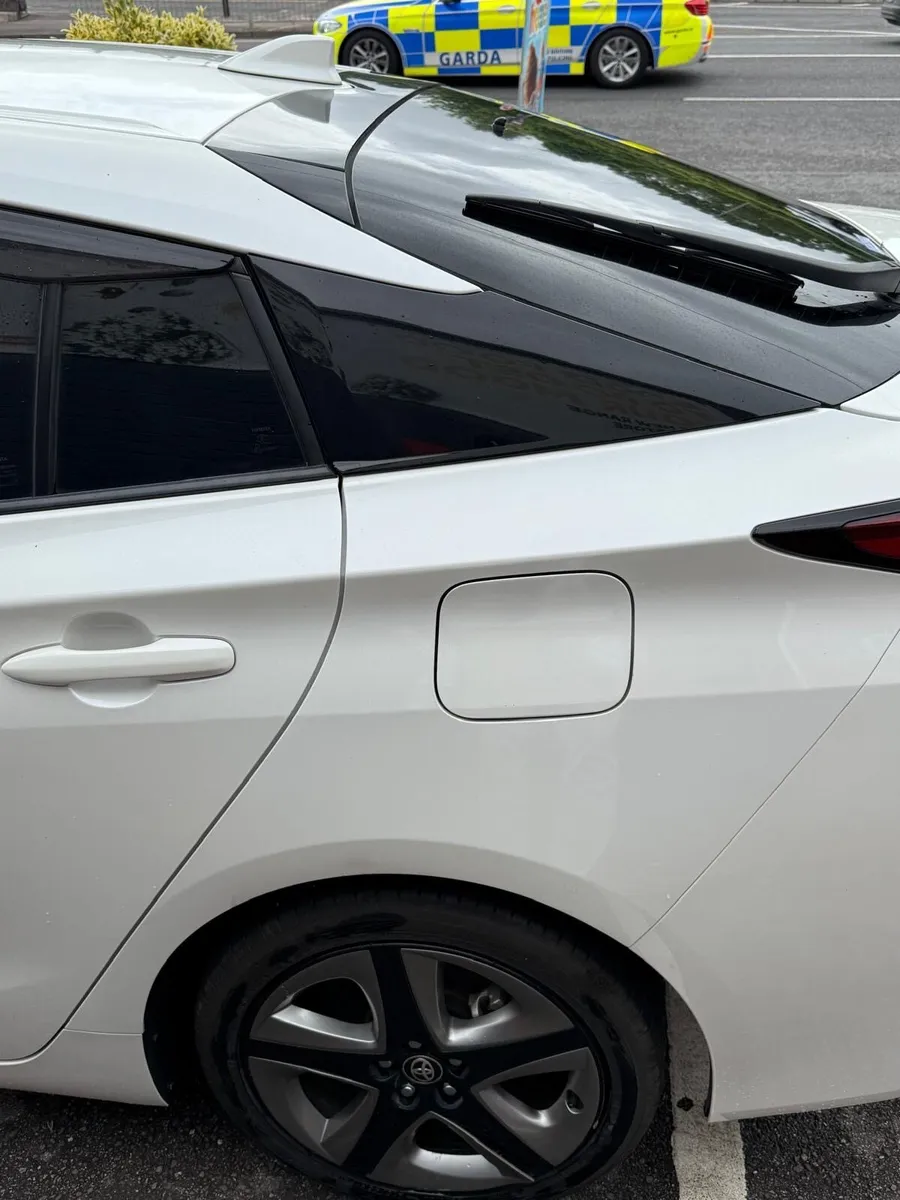 Toyota Prius 1.8 Hybrid Low mileage - Image 4