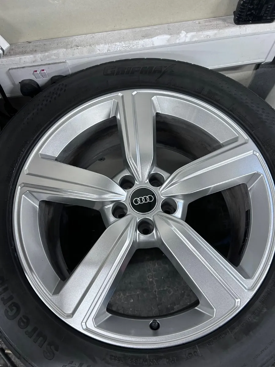 20" Genuine AUDI alloys - Image 2