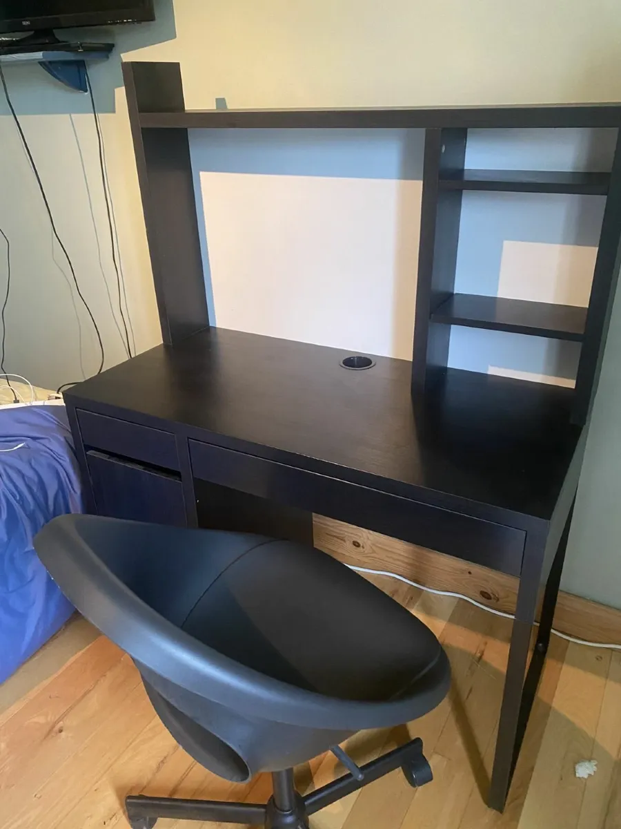 Office desk & Chair