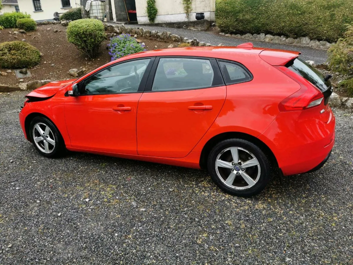 132 Volvo v40 1.6 diesel - Image 3