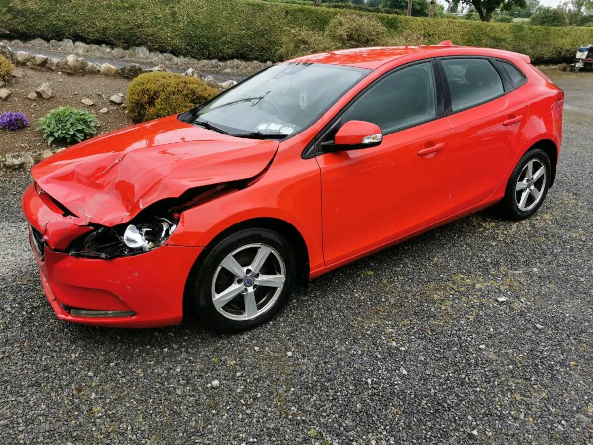 132 Volvo v40 1.6 diesel - Image 4
