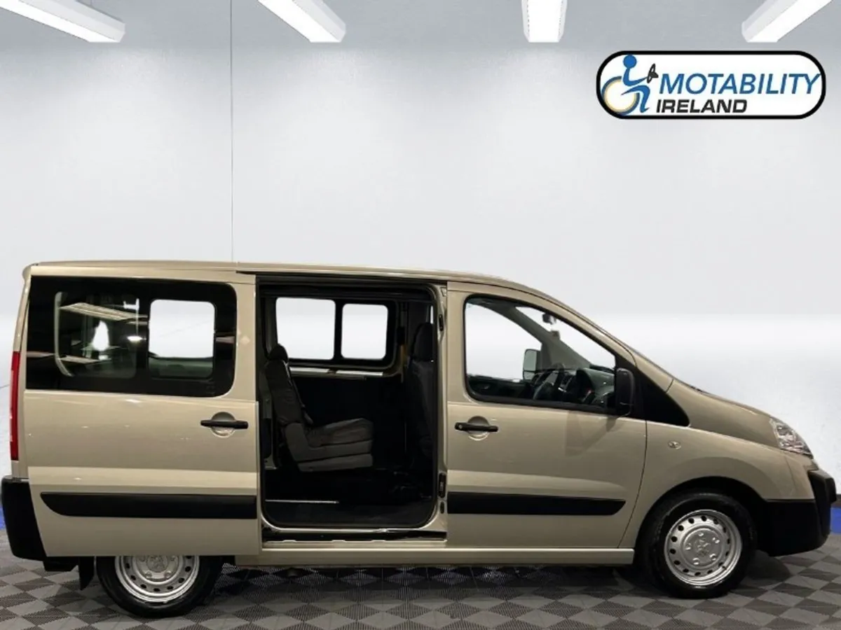 Peugeot Expert Wheelchair Accessible - Image 4