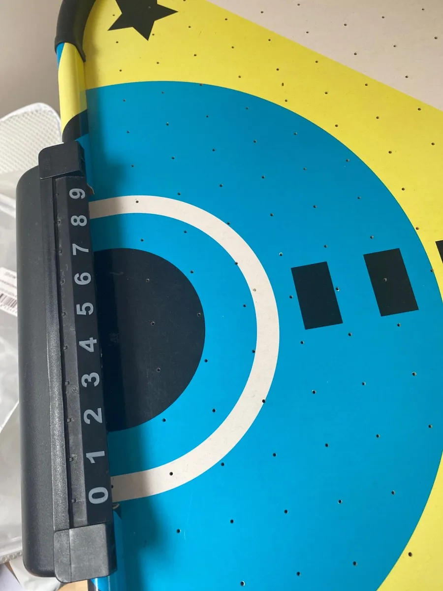 Air hockey table - Image 2