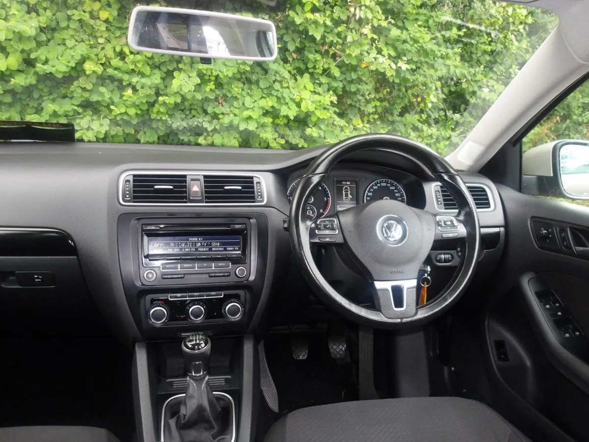 Volkswagen Jetta 1.6 TDI Comfortline - Image 4