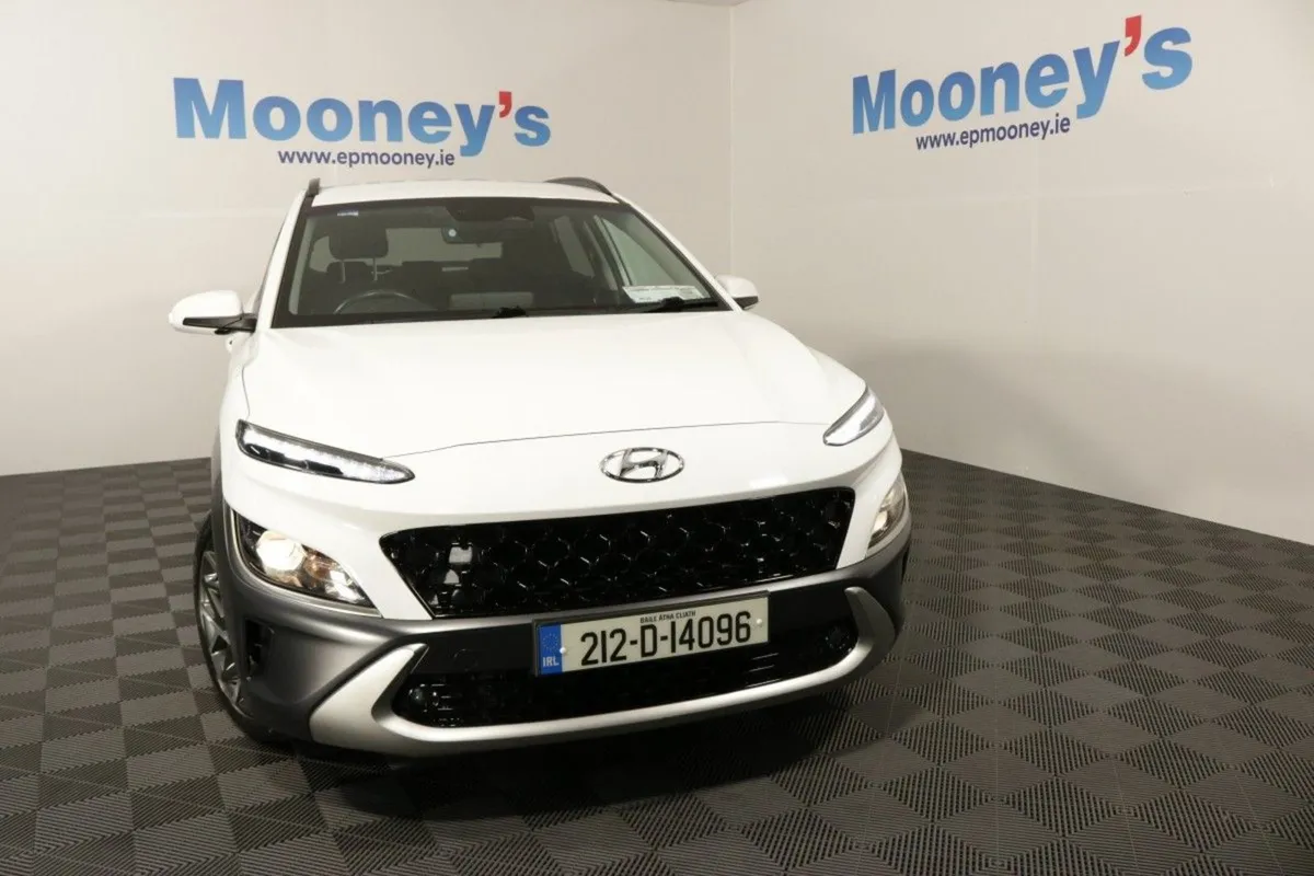 Hyundai Kona Hybrid Executive 1.6l Petrol Compact - Image 2