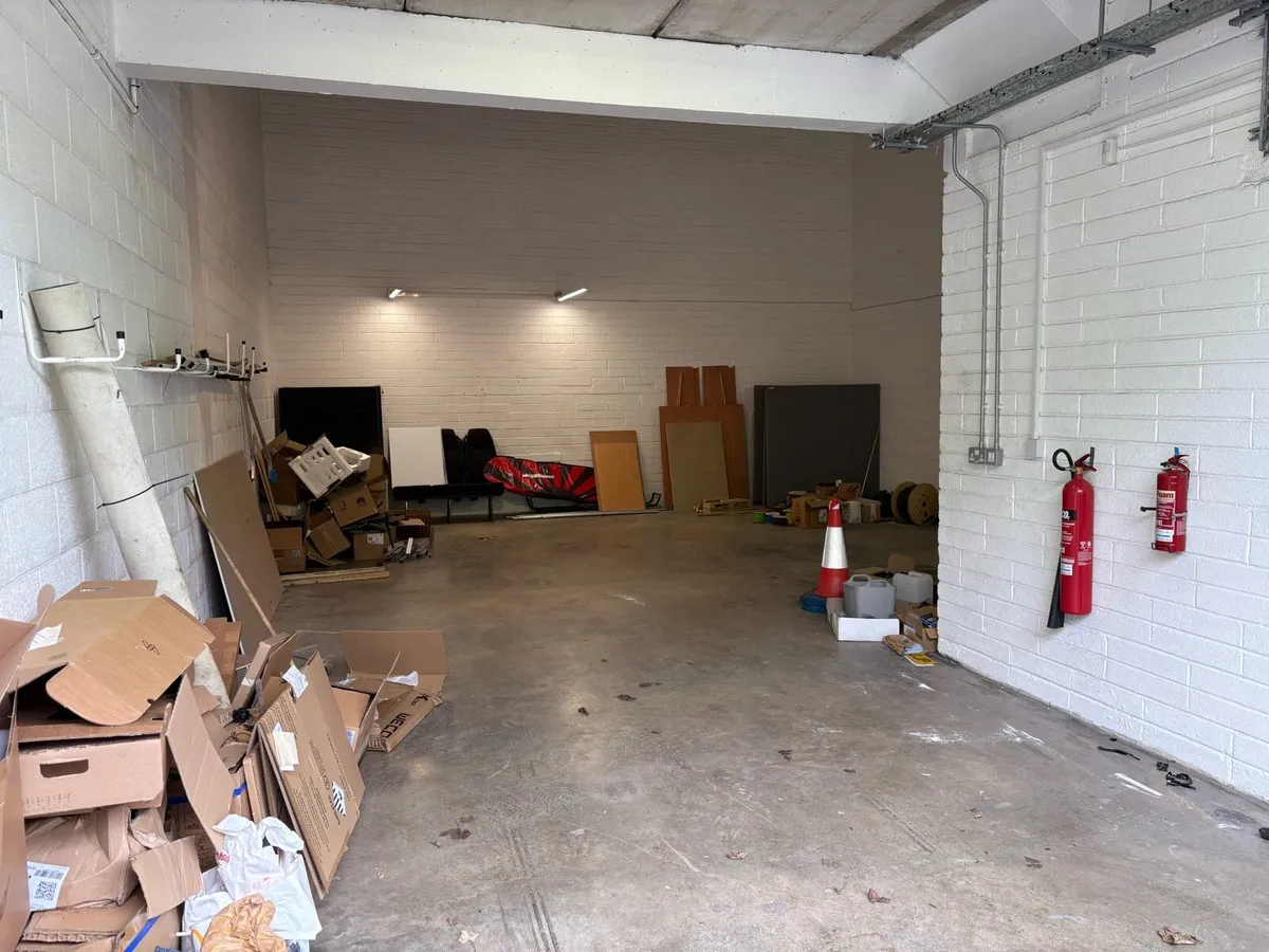 Storage/ office space - Image 4
