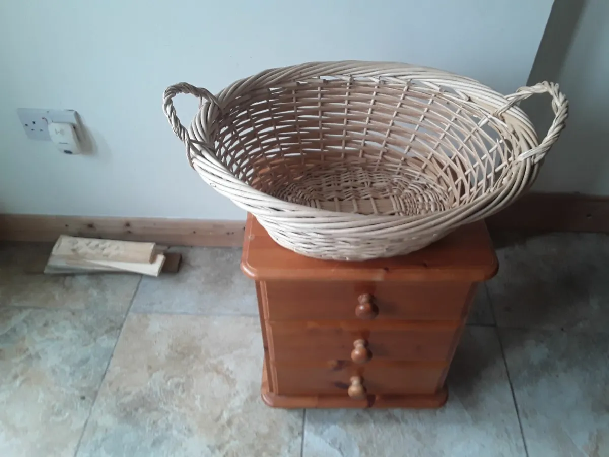 Large basket new condition - Image 2