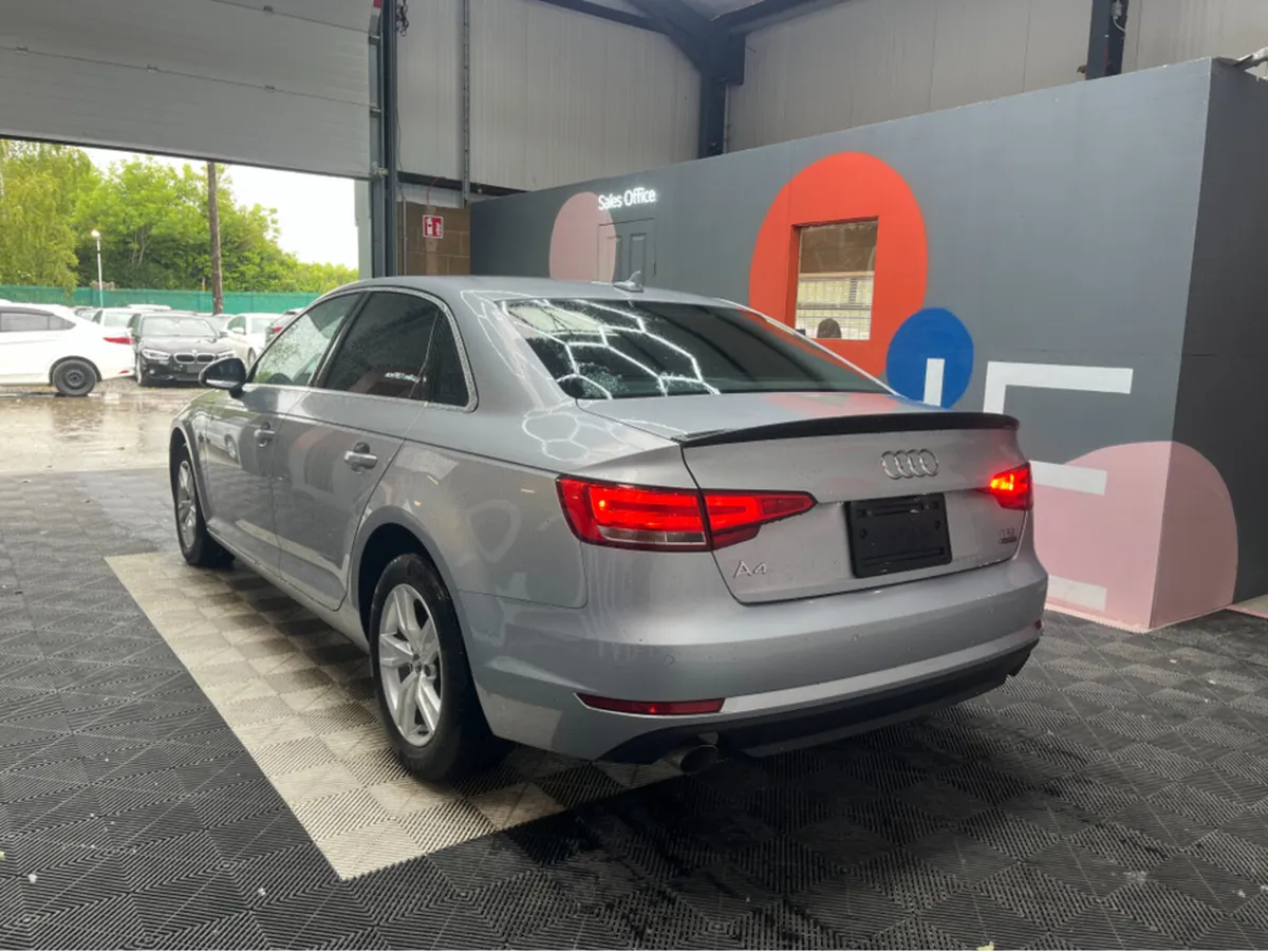 Audi A4 A4 AUTOMATIC 2.0 TFSI / 40k KMs / REVERSE - Image 4