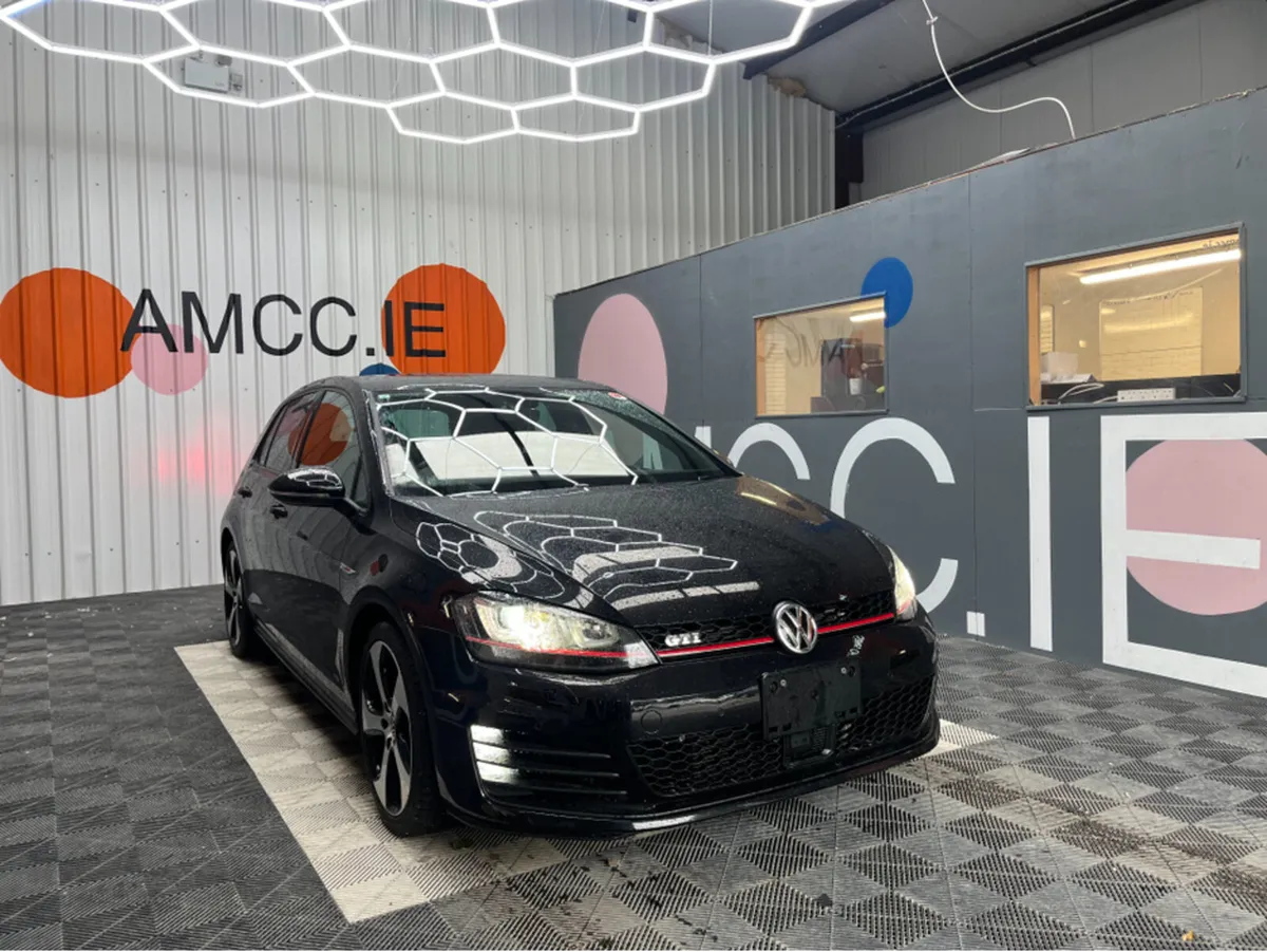 Volkswagen Golf 2.0 GTI / 44k KMs / REVERSE CAMERA - Image 1