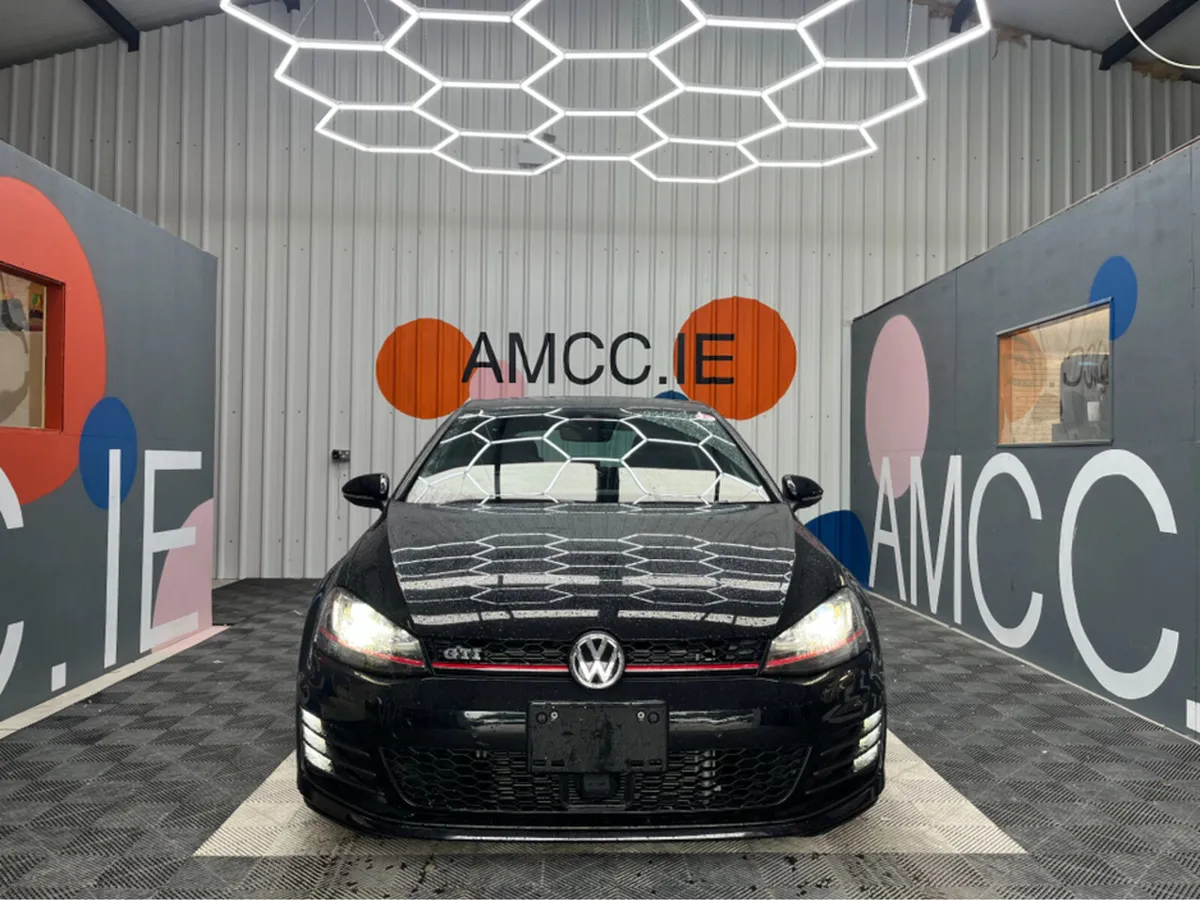 Volkswagen Golf 2.0 GTI / 44k KMs / REVERSE CAMERA - Image 2