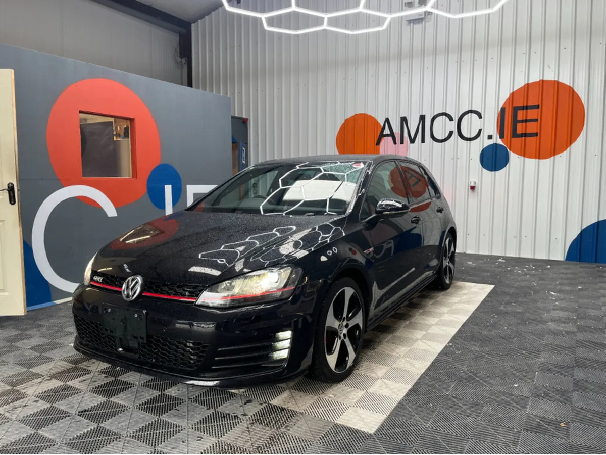 Volkswagen Golf 2.0 GTI / 44k KMs / REVERSE CAMERA - Image 3