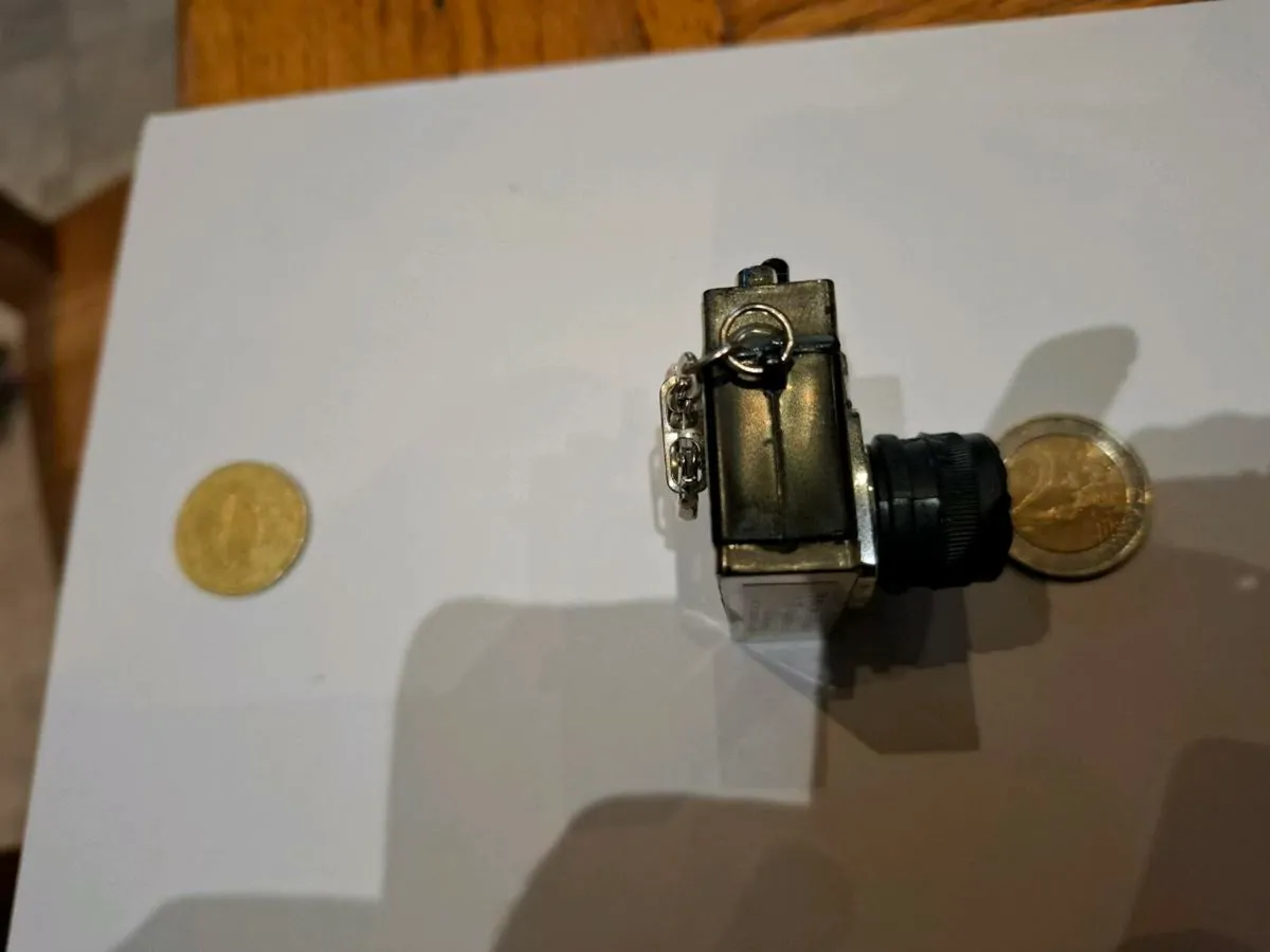 Vintage camera. - Image 3