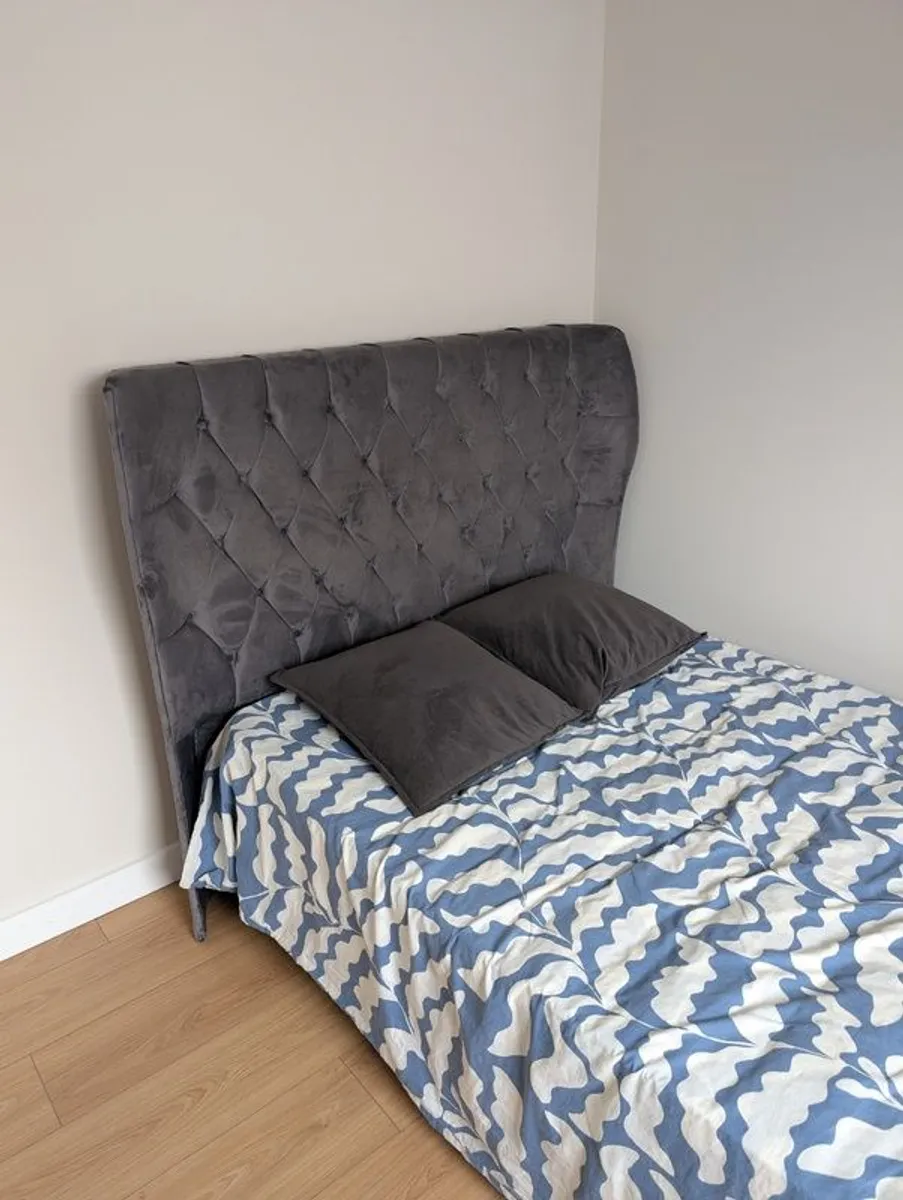 Small double bed with headboard, mattress included - Image 2