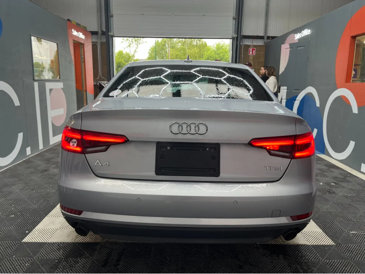 Audi A4 AUDI A4 AUTOMATIC 2.0 TFSI / 45k KMs / HEA - Image 4