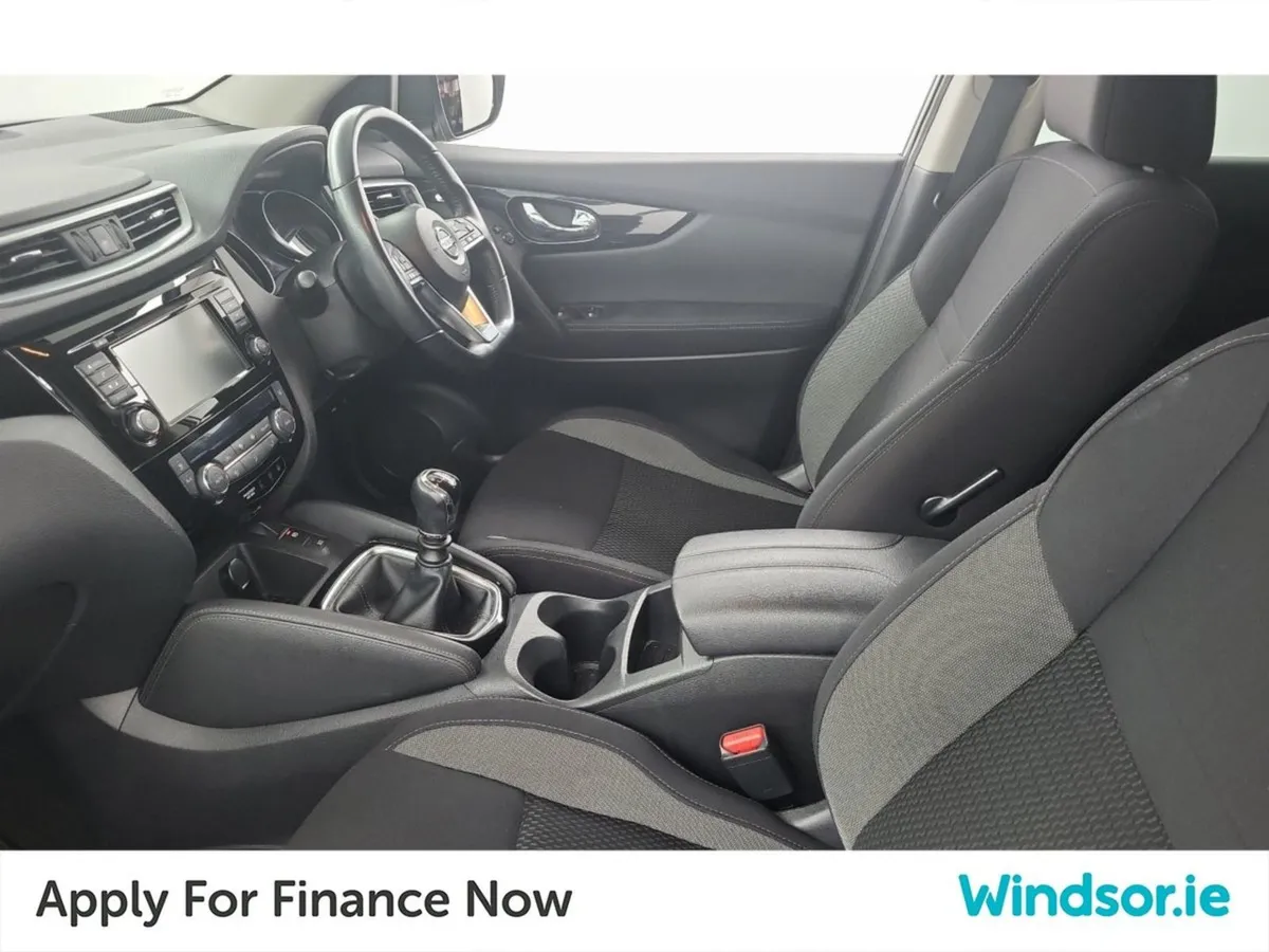 Nissan QASHQAI 1.3 PET SE - Image 4