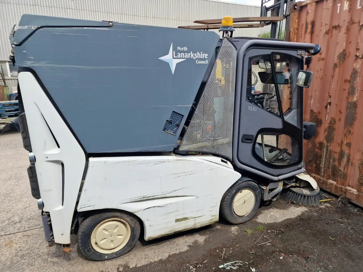 Greenmachine road sweeper roadsweeper - Image 2