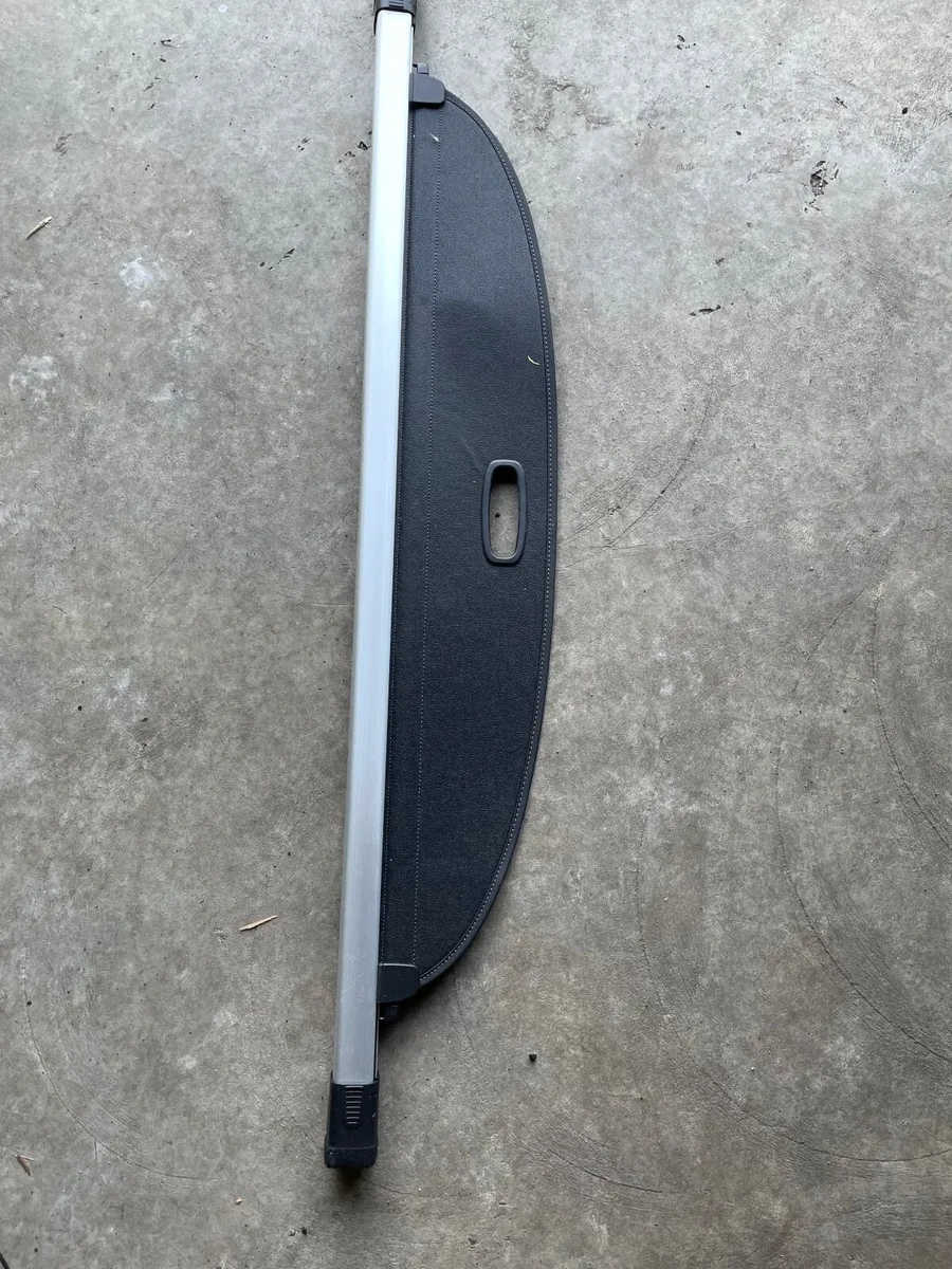 Peugeot 5008 retractable boot cover