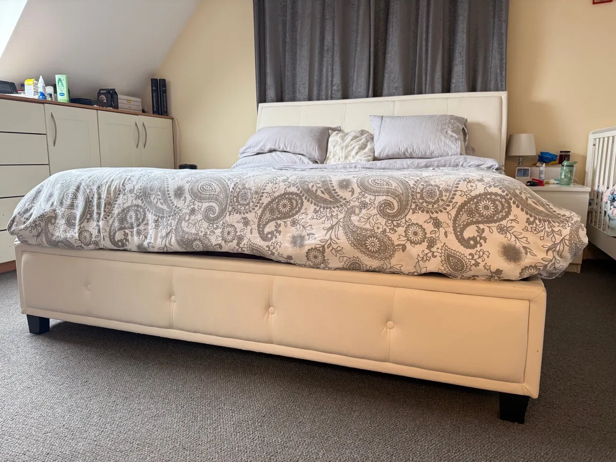 Mattress & Bed Frame Super King 6ft with Storage - Image 3