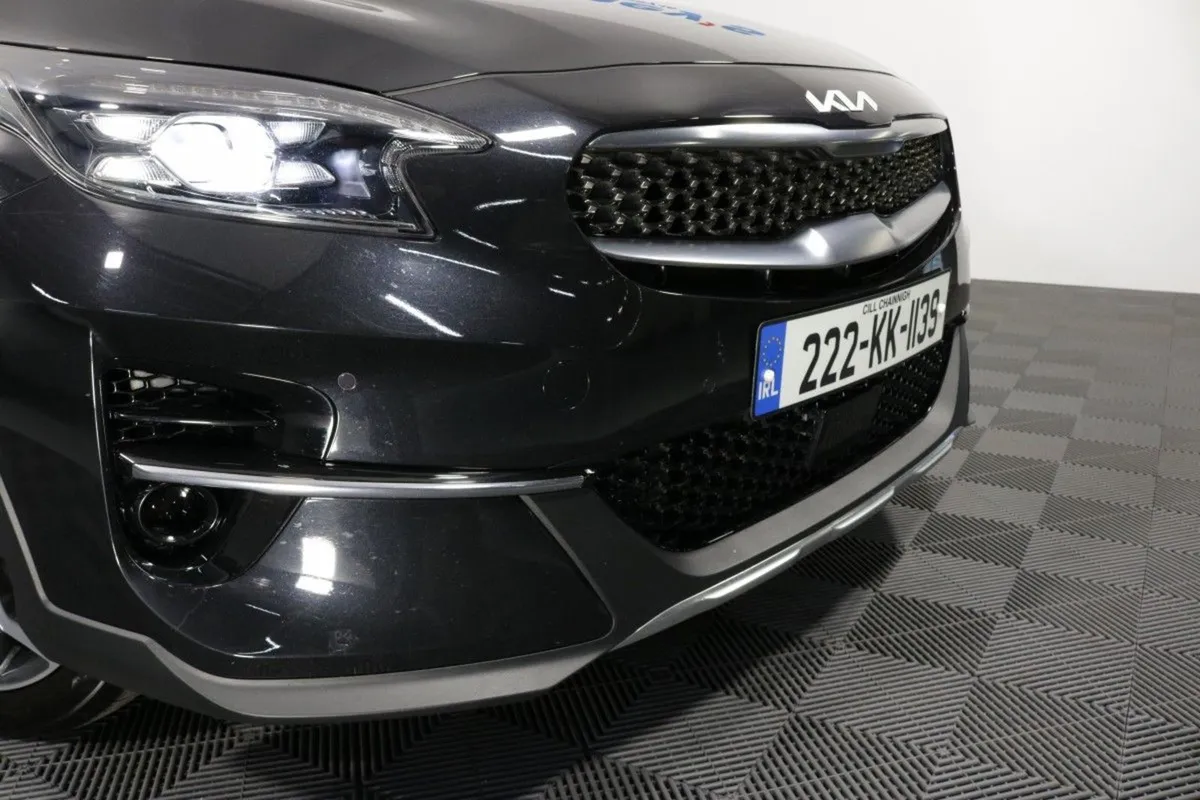 Kia Xceed K2 Very High Spec 1.5l Petrol Hatchback - Image 3