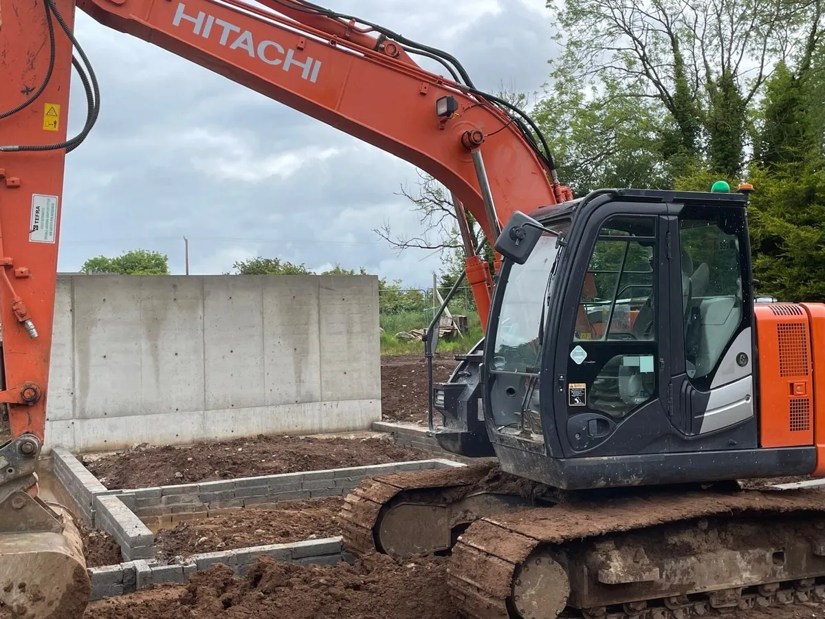 Hitachi 135-5 - Image 1