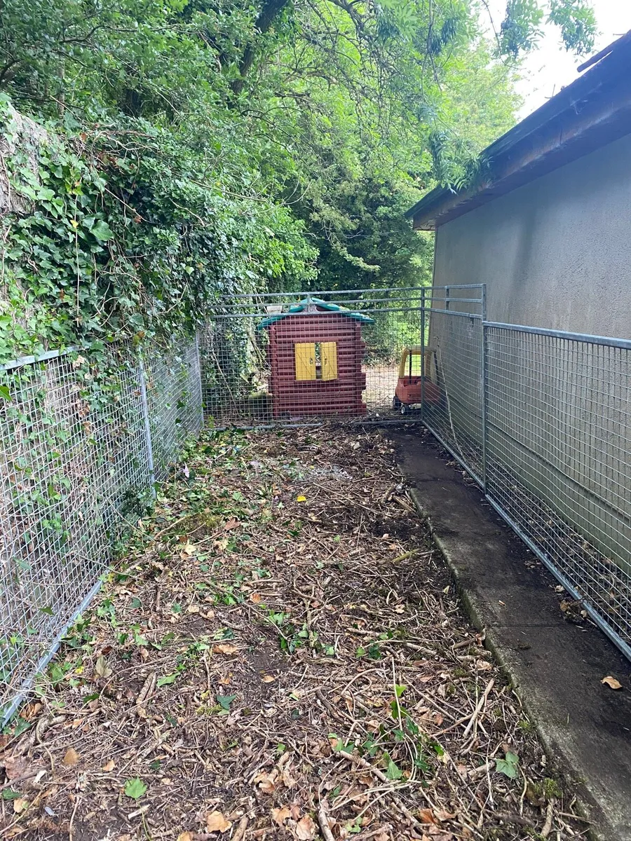 Dog pen - Image 2