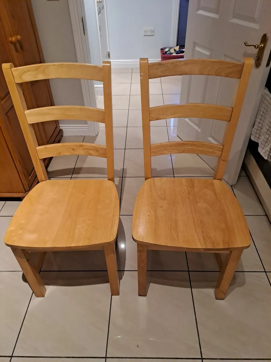 Table chairs - Image 3