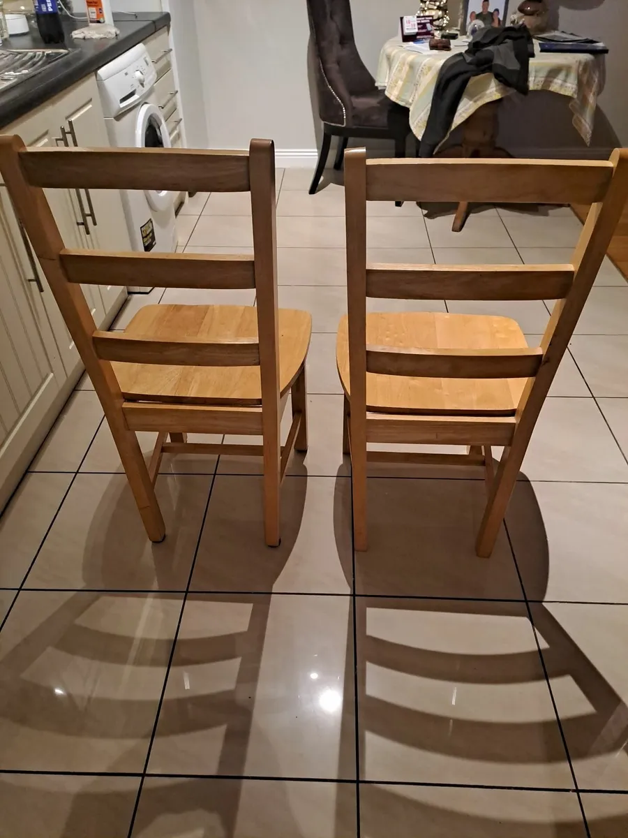 Table chairs - Image 4