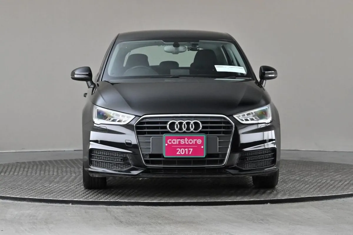 Audi A1 1.0tfsi 95hp S-tronic 5DR  very Low Milea - Image 2