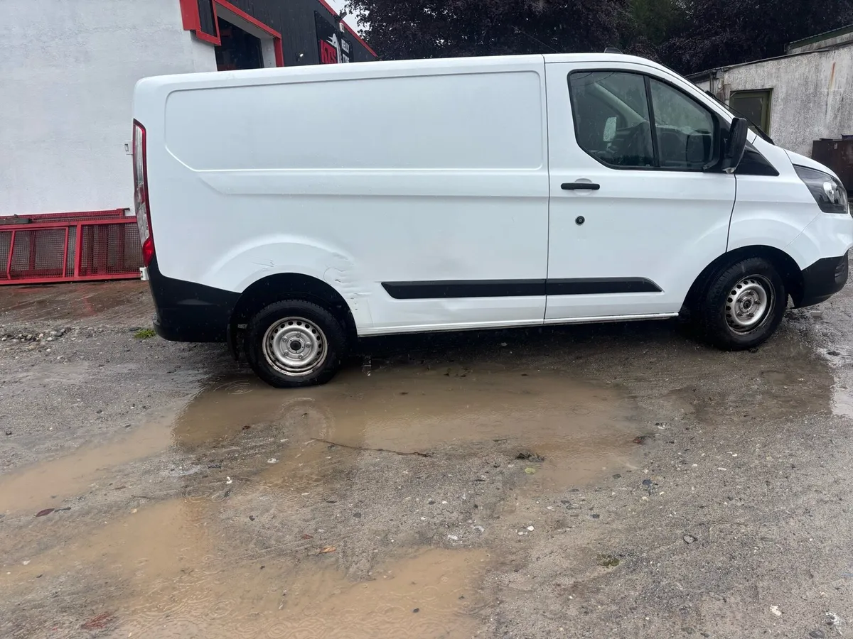 Ford Transit Custom - Image 2
