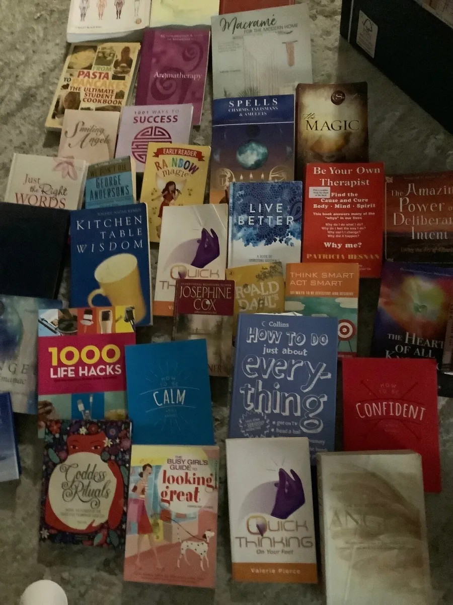 Bundle of books - Image 2