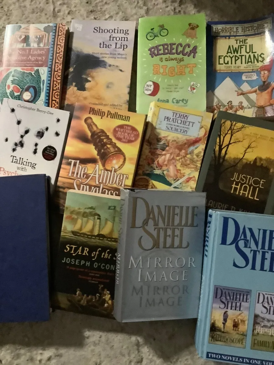 Bundle of books - Image 3