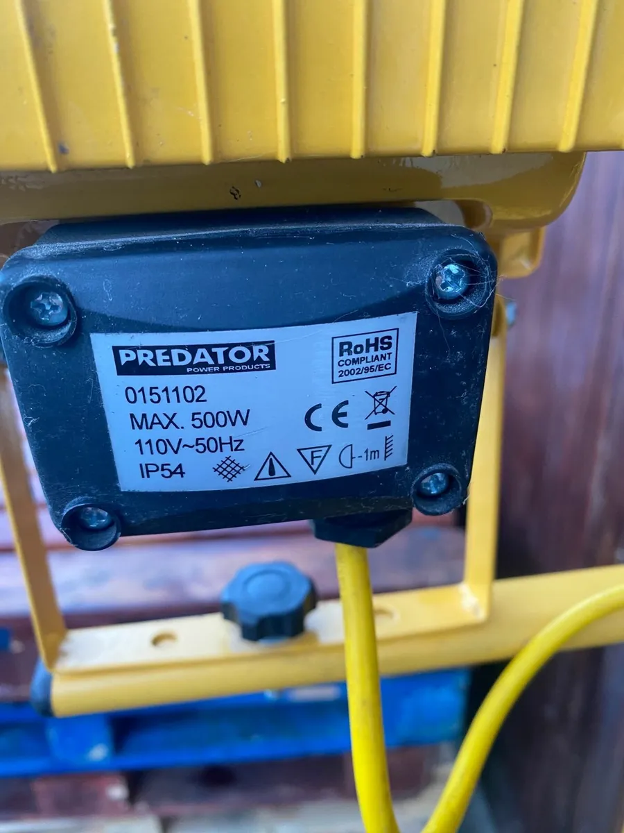 Site Lights Work Light on Stand 220V Plug In - Image 3
