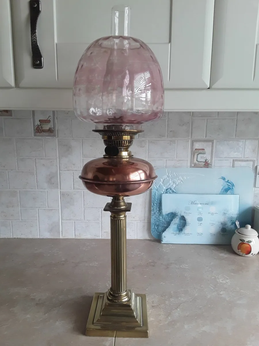VICTORIAN  OIL  LAMP.