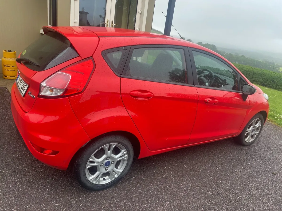 2014 Ford Fiesta - Image 2