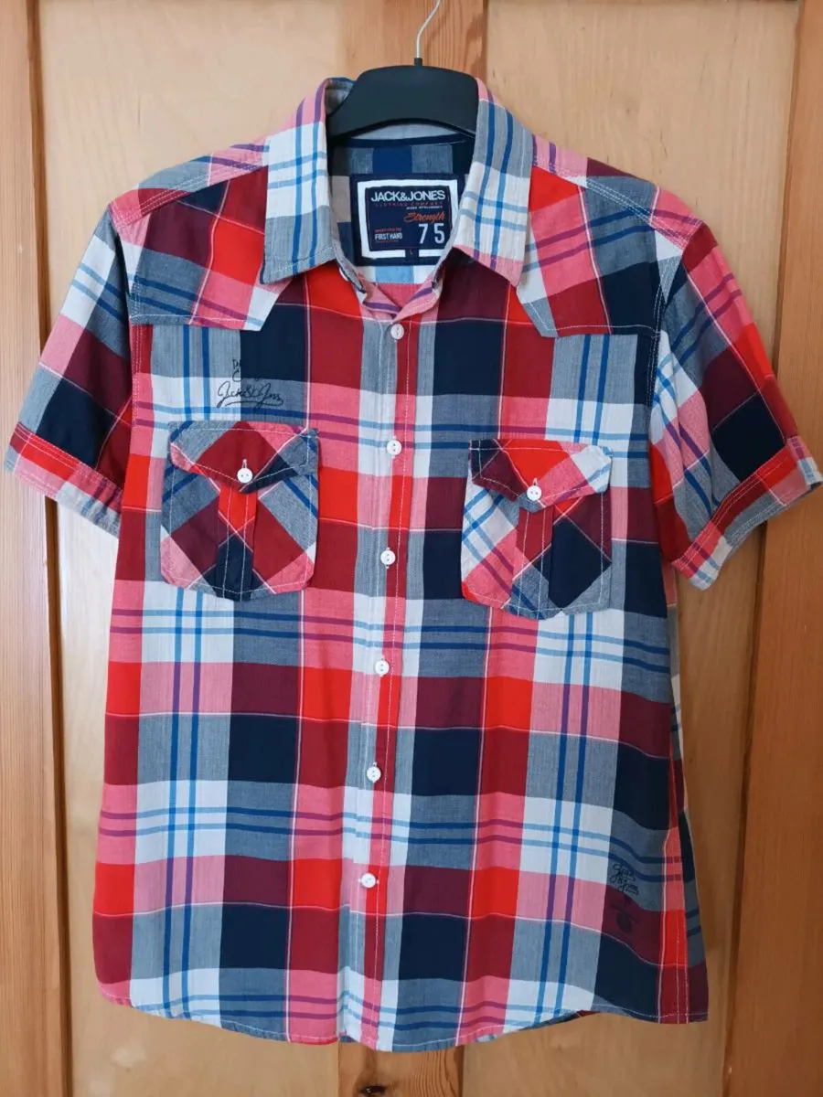 Shirts,Jackets Size Medium - Image 2