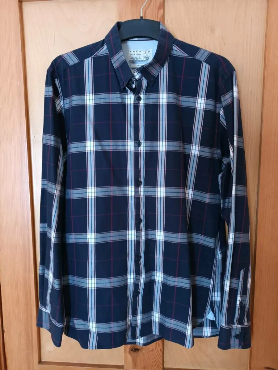 Shirts,Jackets Size Medium - Image 4