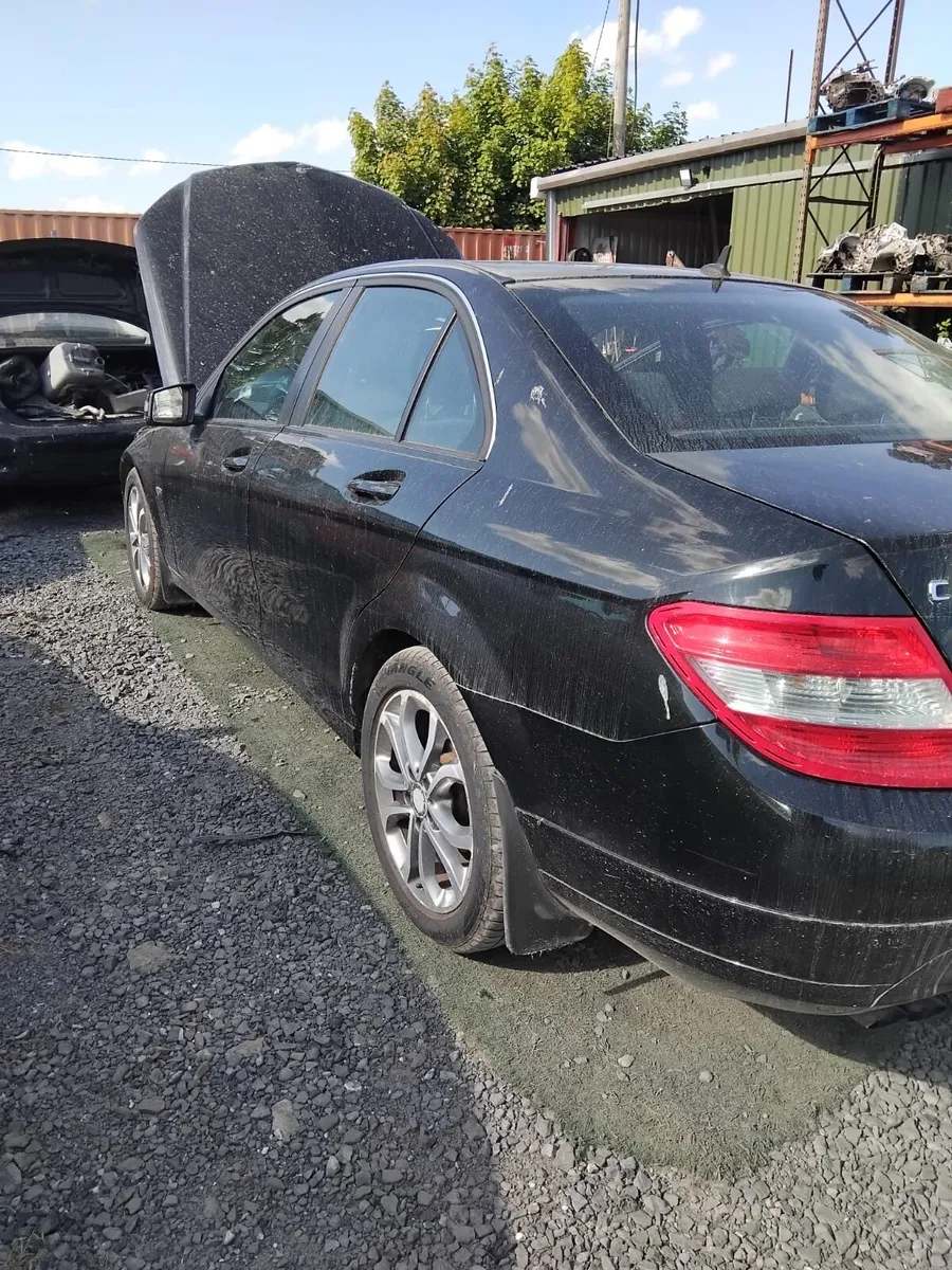 Mercedes C200 for breaking - Image 2
