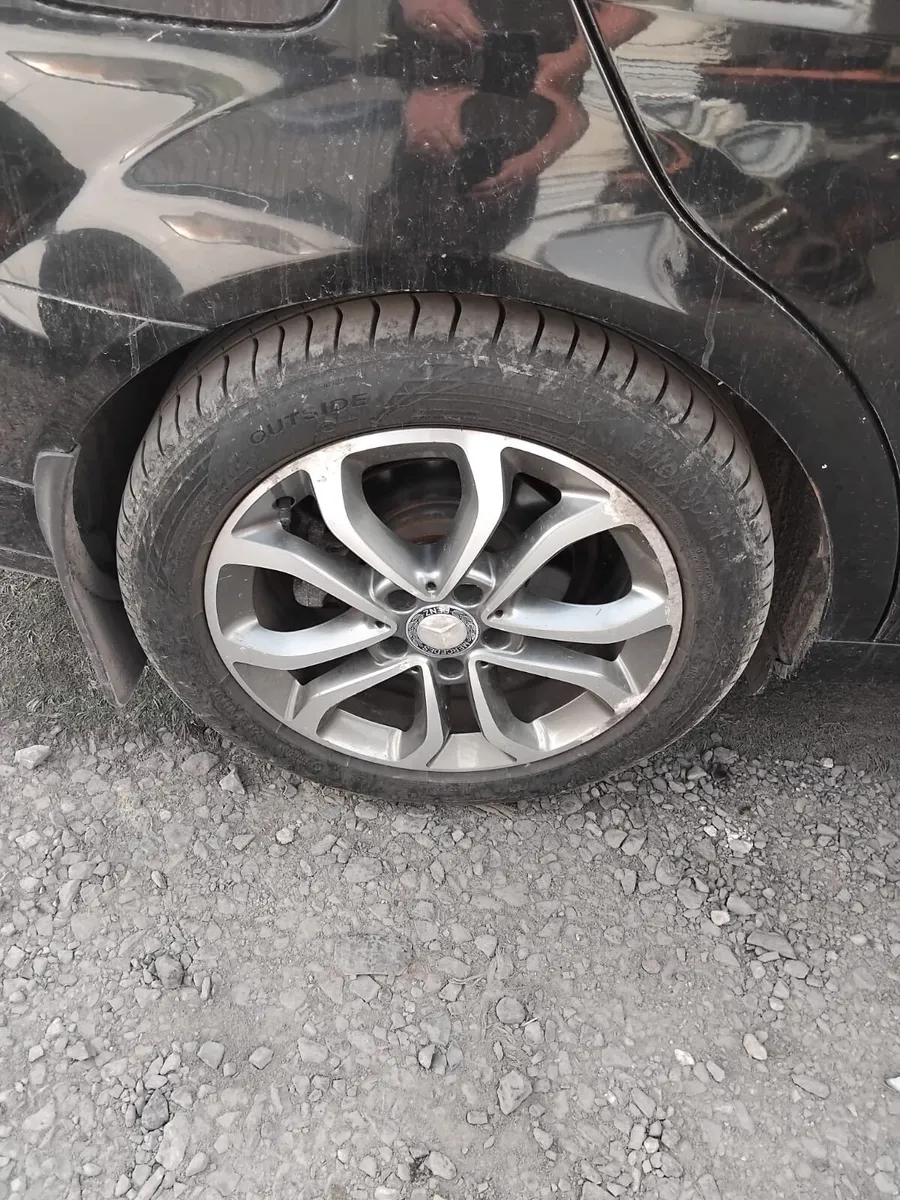 Mercedes C200 for breaking - Image 3