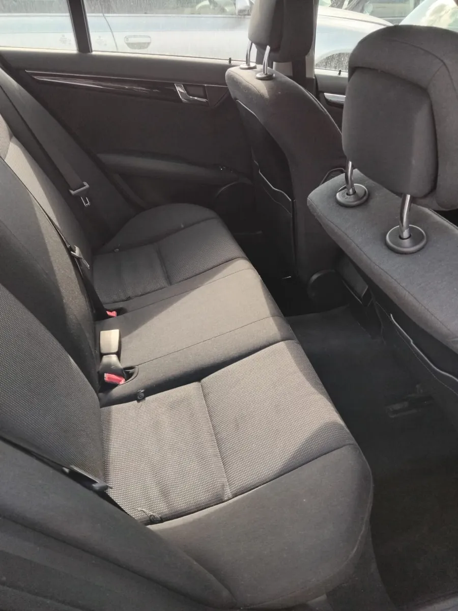 Mercedes C200 for breaking - Image 4