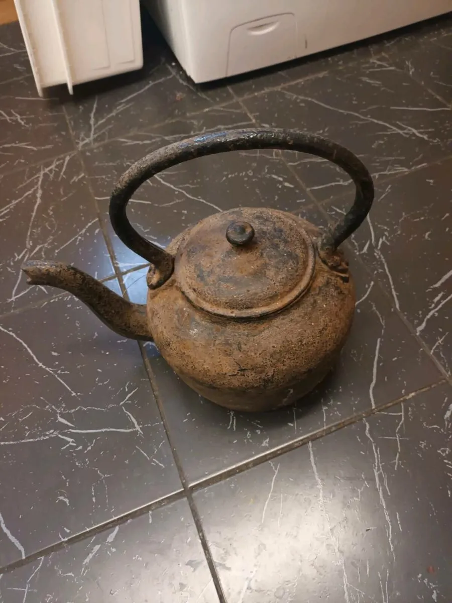 Cast Kettle - Image 2