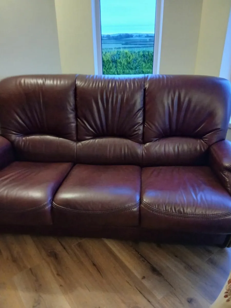 Couch - Image 2
