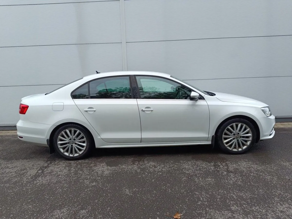 Volkswagen Jetta 2.0 TDI BMT 110HP Highline - Image 2