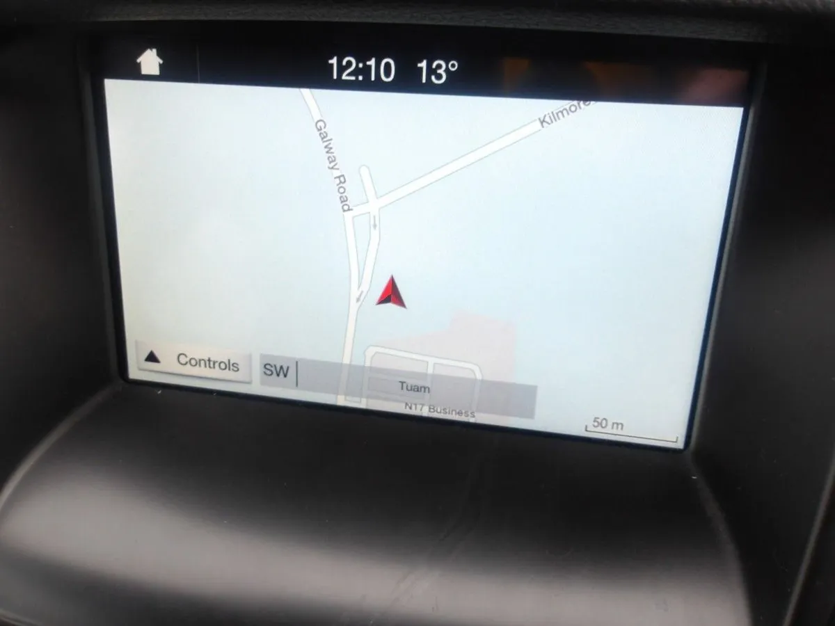 Ford Focus 1.0 Ecoboost 100PS Zetec  Sat-nav - Image 2