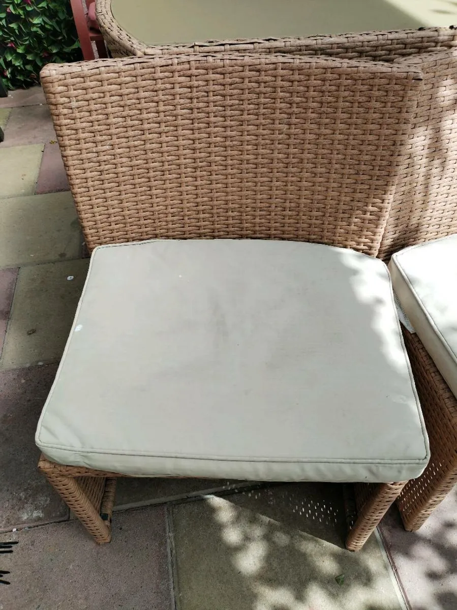 Garden table and chairs - Image 3