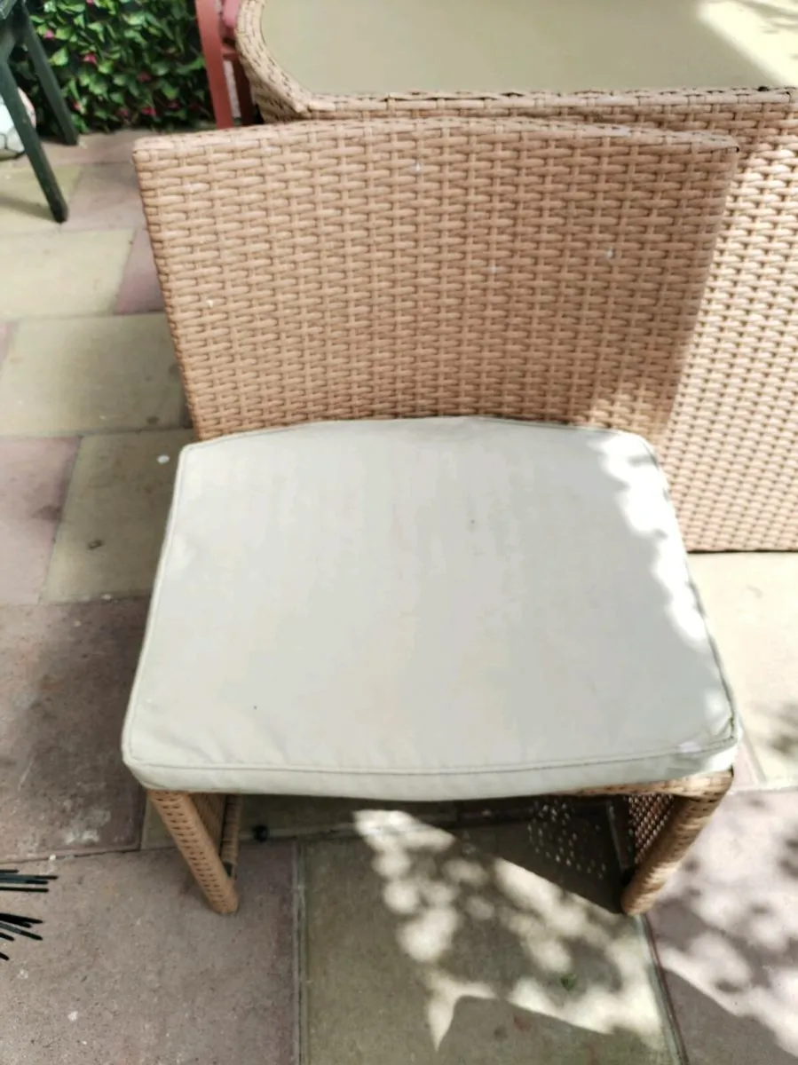 Garden table and chairs - Image 4