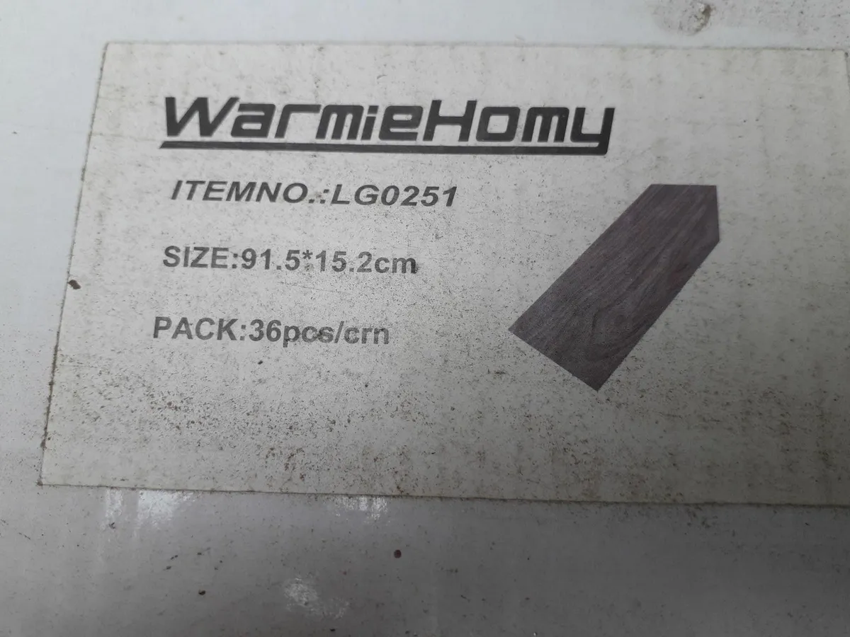 stick on plastic wooden flooring x 112 pieces - Image 2