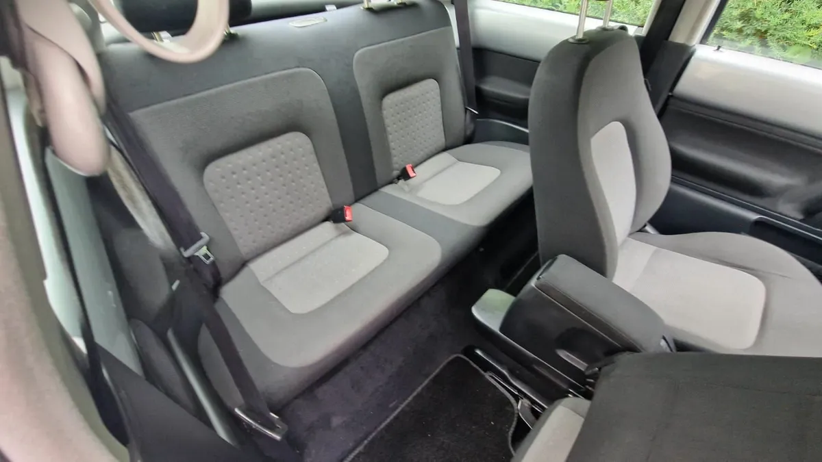 Volkswagen Beetle 2006 - Image 4