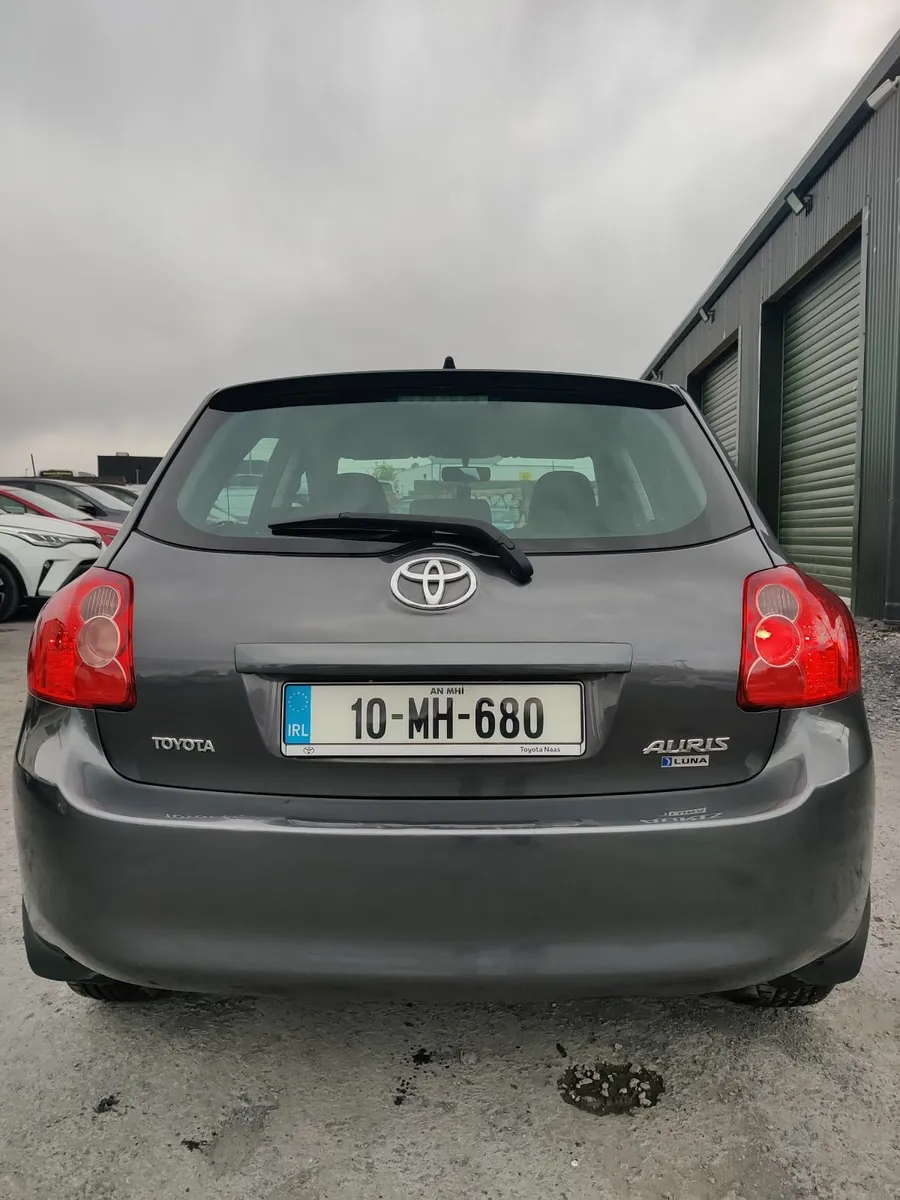 Toyota Auris 2010 - Image 3
