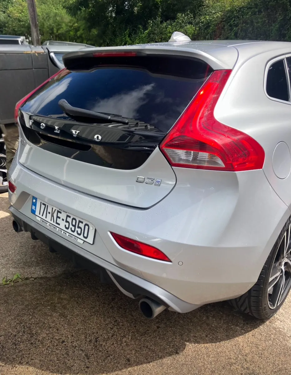 2017 Volvo V40 D3 R-Design Pro 2.0L Diesel (150hp) - Image 2