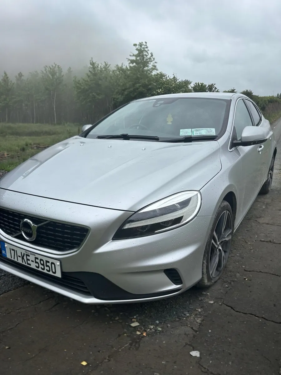 2017 Volvo V40 D3 R-Design Pro 2.0L Diesel (150hp) - Image 3
